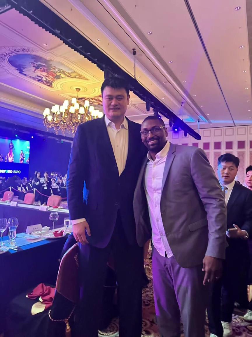 阿泰斯特曬與姚明合照：這是我最喜歡的隊友 姚?。?>
                                <div   id=