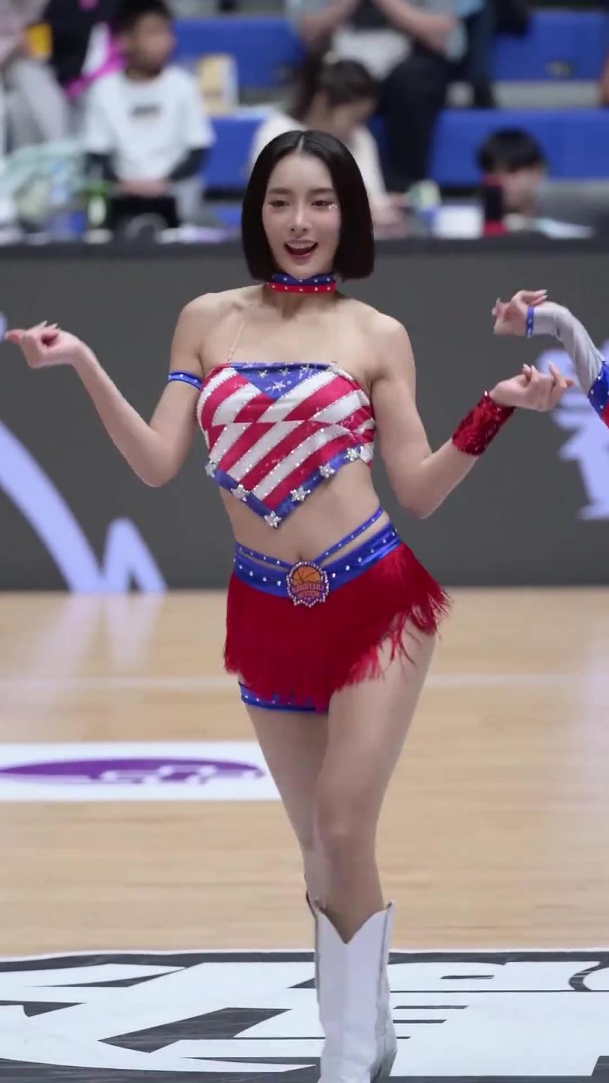 太離譜了 ！幾乎是完美女人！